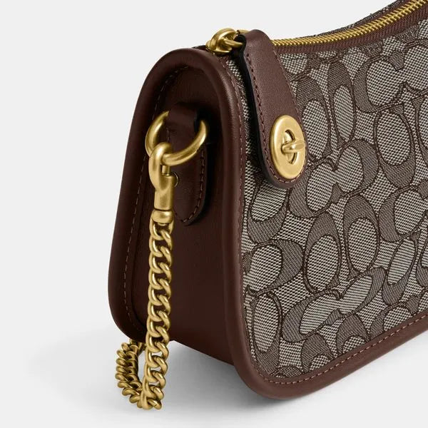 Coach Women's Swinger Bag 20 in Signature Jacquard