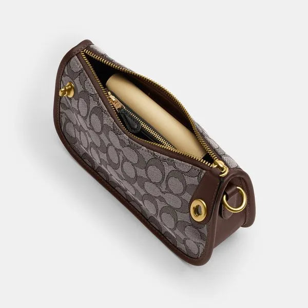 Coach Women's Swinger Bag 20 in Signature Jacquard